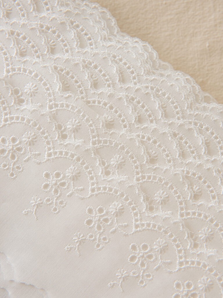 Japansk Blondebånd, Broderie Anglaise